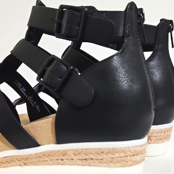 NWT Easy Street Simone comfortable and adjustable wedge sandals Size 8W - Picture 5 of 10